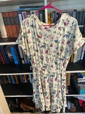 Vintage byer Floral Short-Sleeve Dress - Cream with Pink & Blue Flowers
